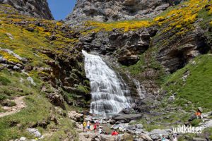 Pirineo aragones con niños: Cola de Caballo Pirineo aragonés con niños rutas y excursiones