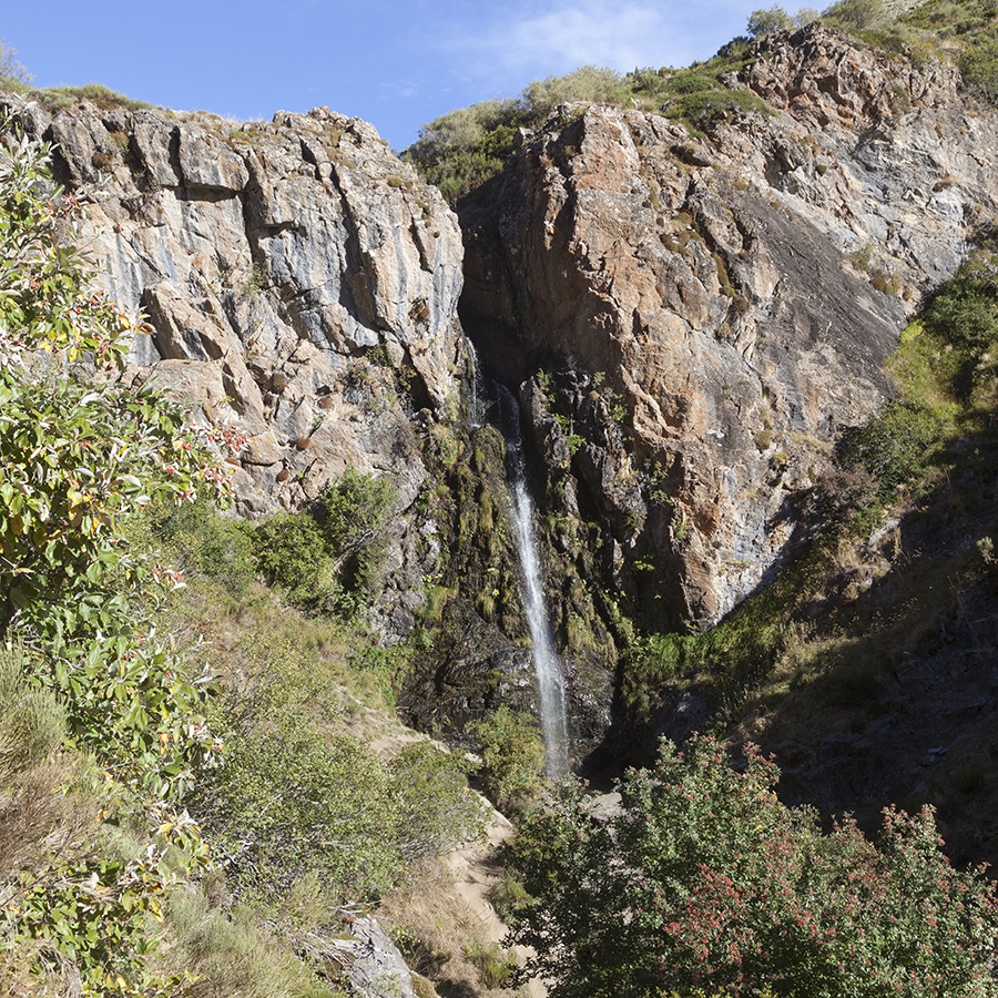 Excursión con niños a la cascada de Mazobre