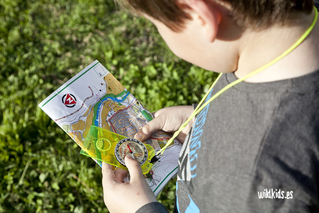 Deporte de orientacion con niños