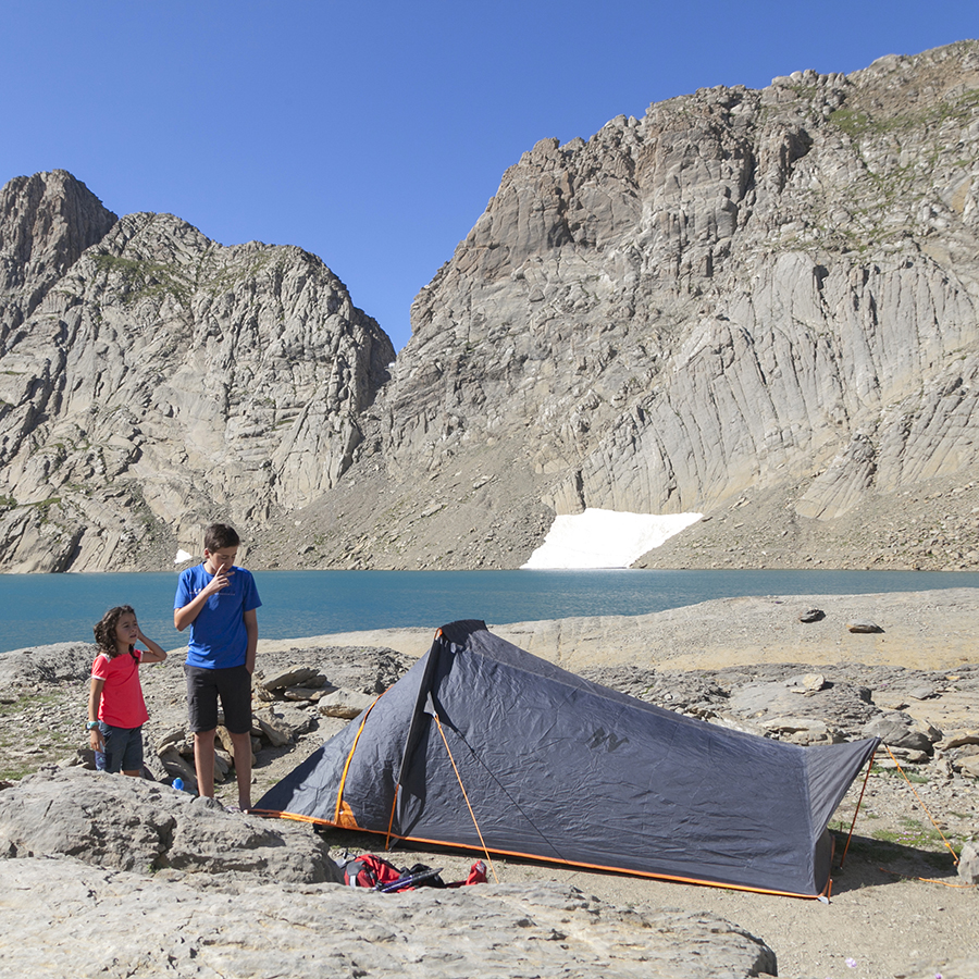 Todo lo que necesitas saber para dormir en la montaña con niños