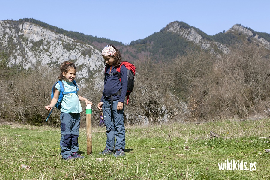 Excursión con niños a la cascada de Belabarce en el Pirineo navarro