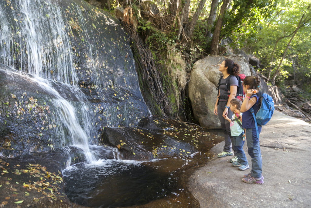 Excursión con niños a las cascadas de las Nogaledas en el Valle del Jerte