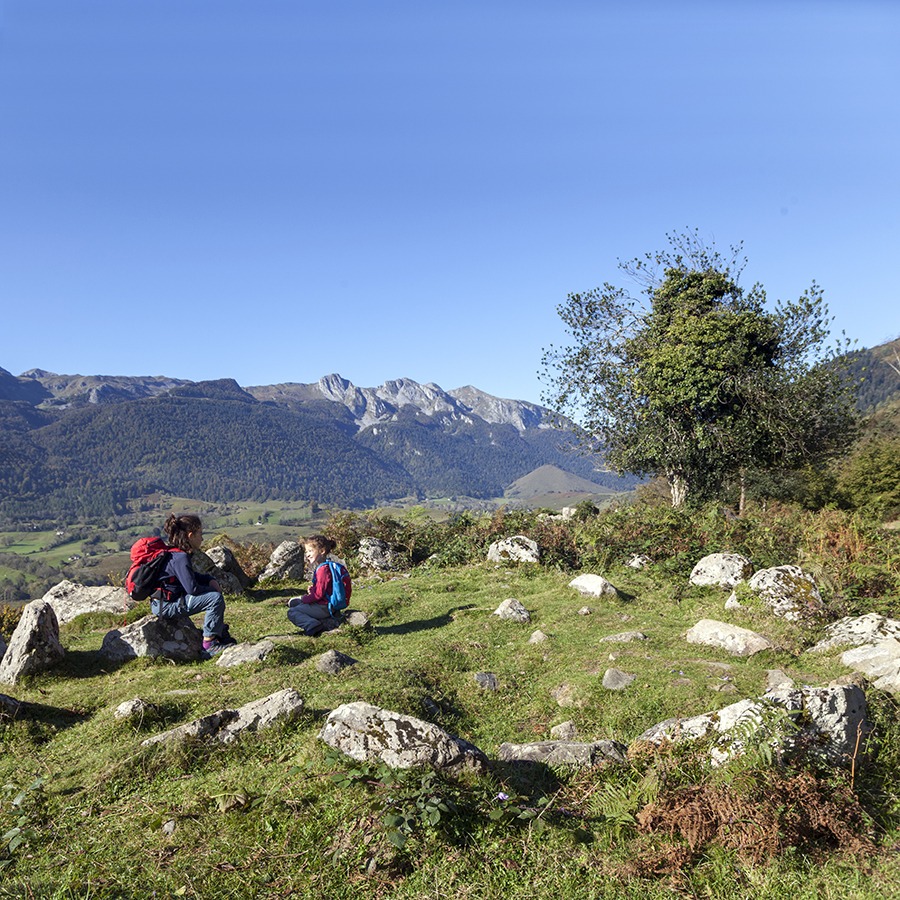 Excursión con niños al crómlech d'Accaus