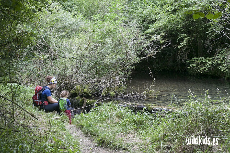 Excursión con niños a los nacederos de Larraun en el Pirineo navarro