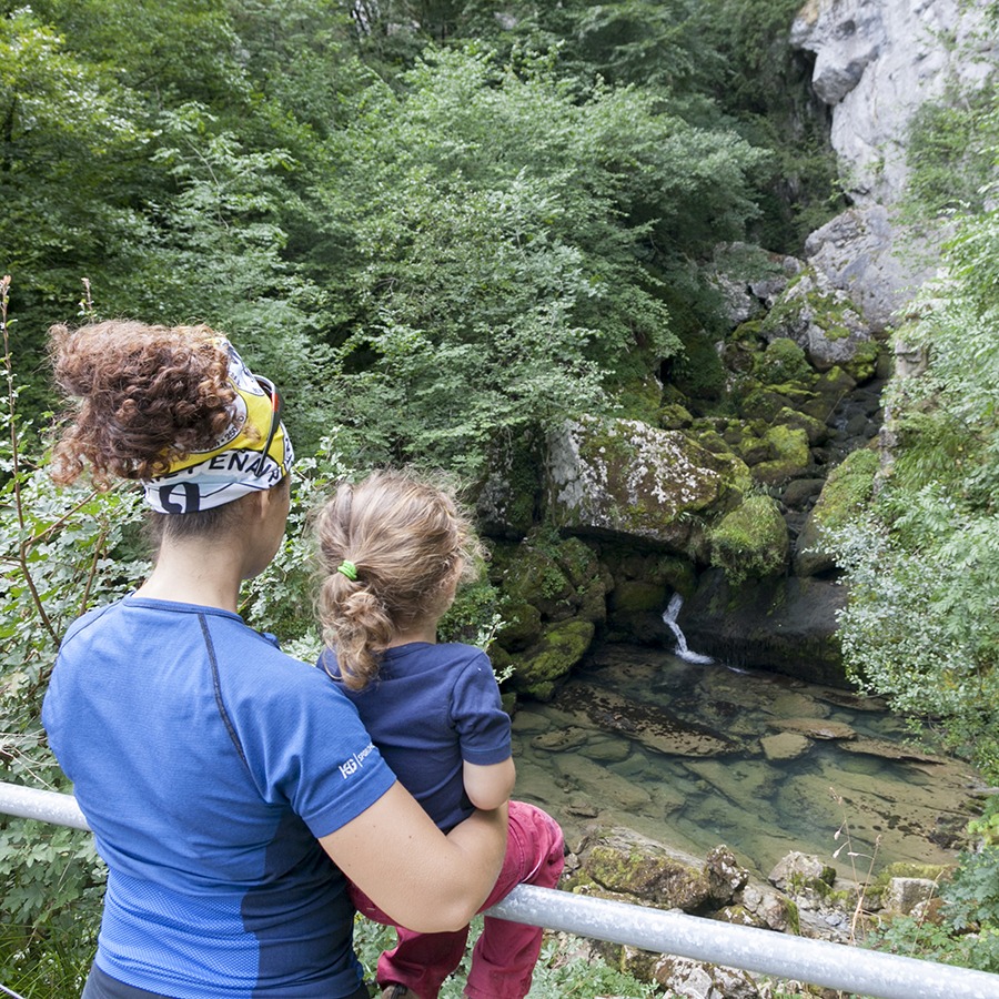 Excursión con niños a los nacederos de Larraun