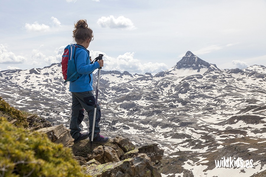 Excursión con niños al pico Arlas en el Pirineo navarro