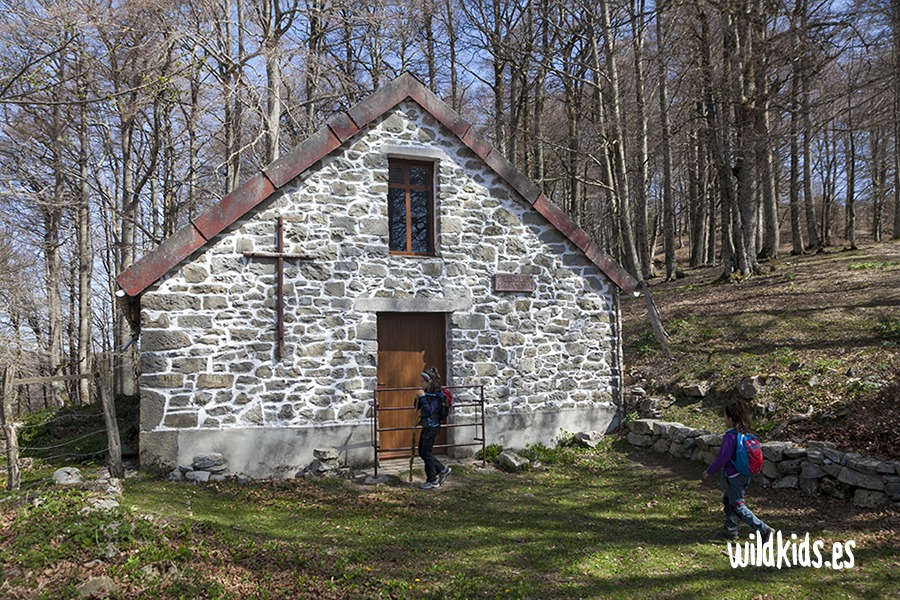 Excursión con niños al monte Azalegi en el Pirineo navarro