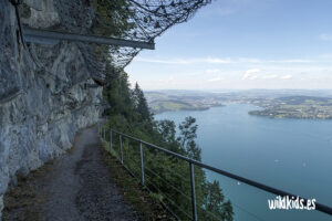 Excursion en Lucerna con niños: Ruta del cortado (Felsenweg Bürgenstock)