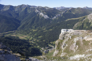Fuente De y el valle de Liebana con niños