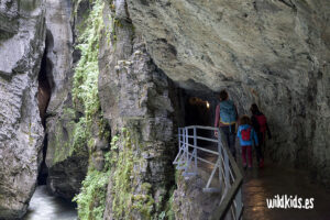 Gargantas en Suiza Aare Gargantas en Suiza: Aareschlucht
