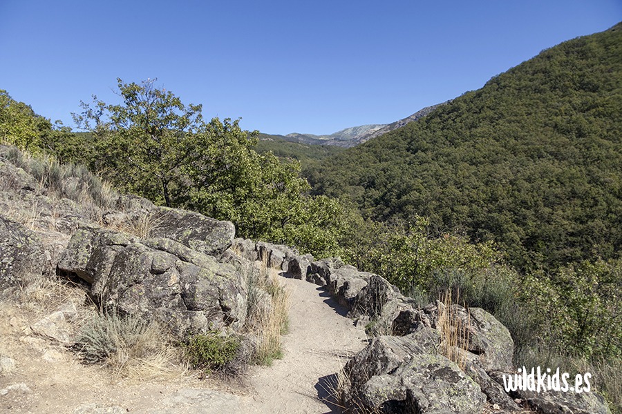 Excursión con niños en el valle del Jerte a la ruta de los Pilones