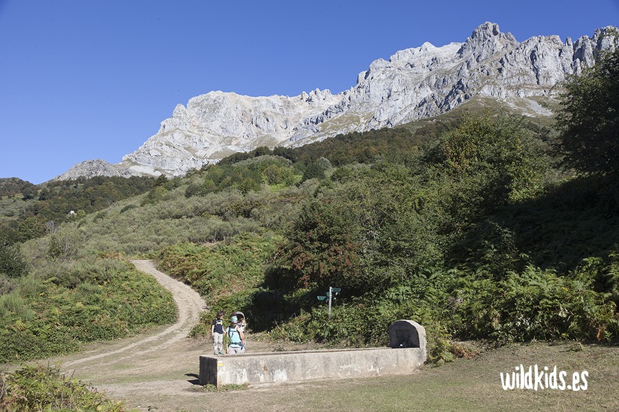 Vega de Llos con niños (3) Excursión con niños en Picos de Europa a vega de Llos