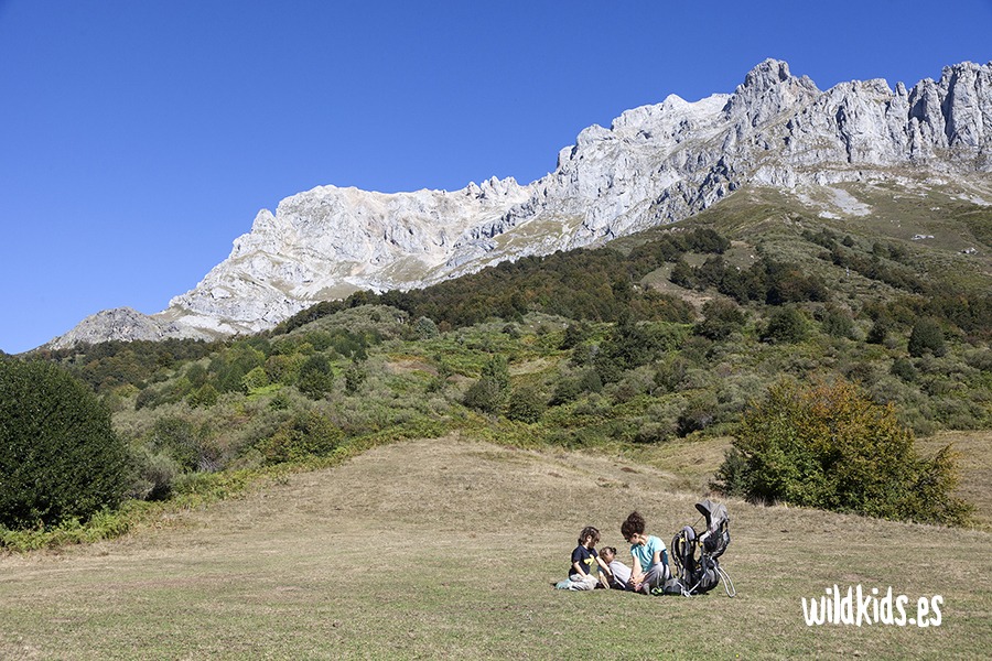 Vega de Llos con niños (4) Excursión con niños en Picos de Europa a vega de Llos