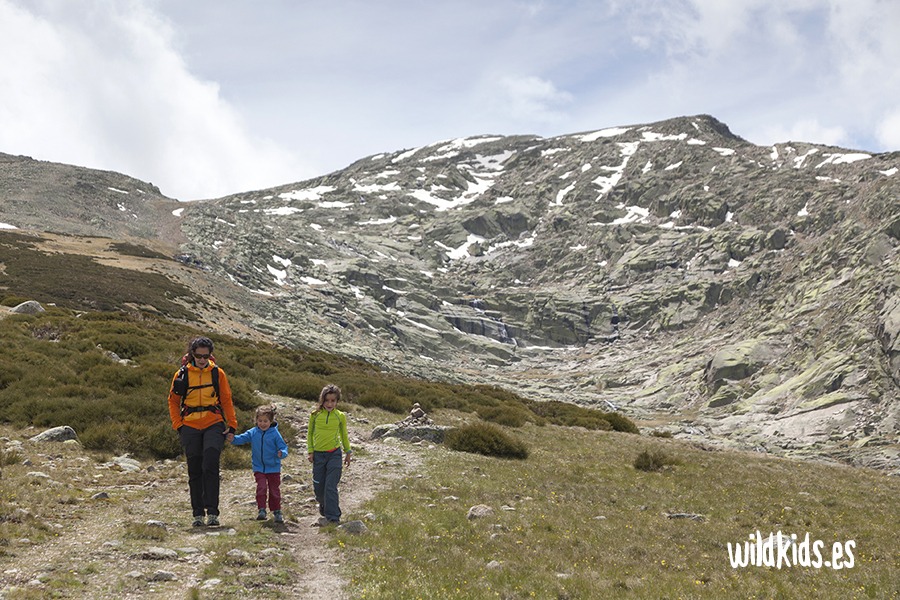 excursión con niños al pico morezon (6) Excursión con niños en Gredos al pico Morezón