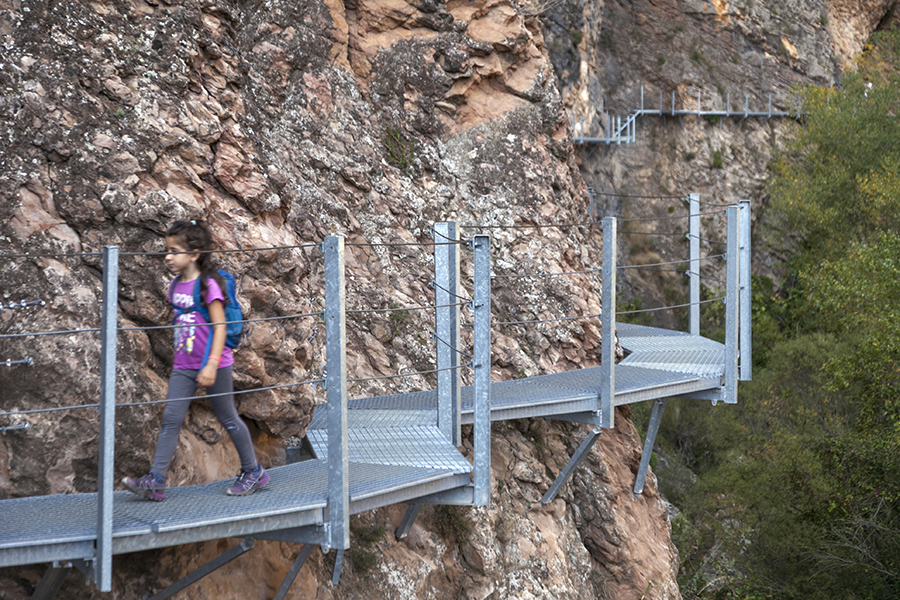 Excursion con niños a las pasarelas del rio Vero en Alquezar